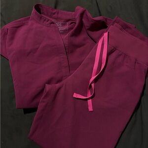 Figs Deep Cranberry Set with Pink Accents